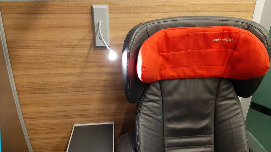 New Reading Light from TSL-ESCHA for more passenger comfort